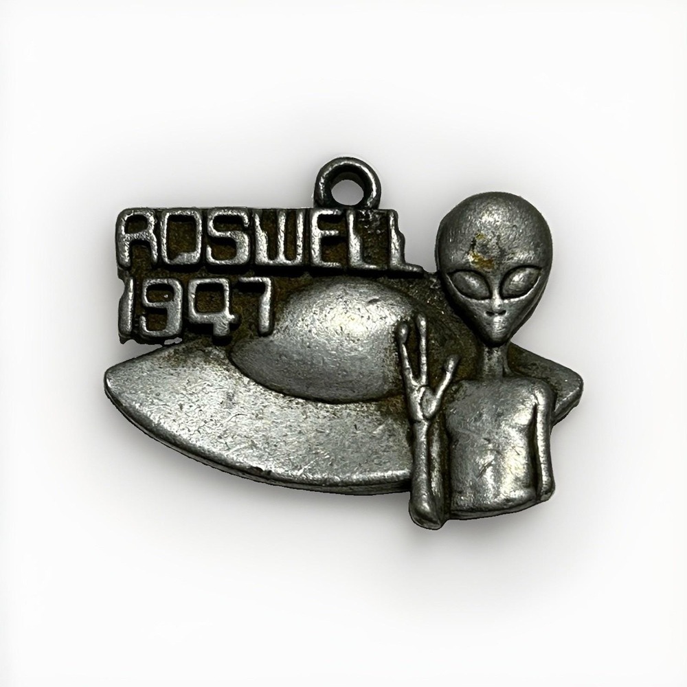 Vintage 1997 G&S "Roswell 1947" Pewter (?) Alien Pendant Y2K Grunge Skater